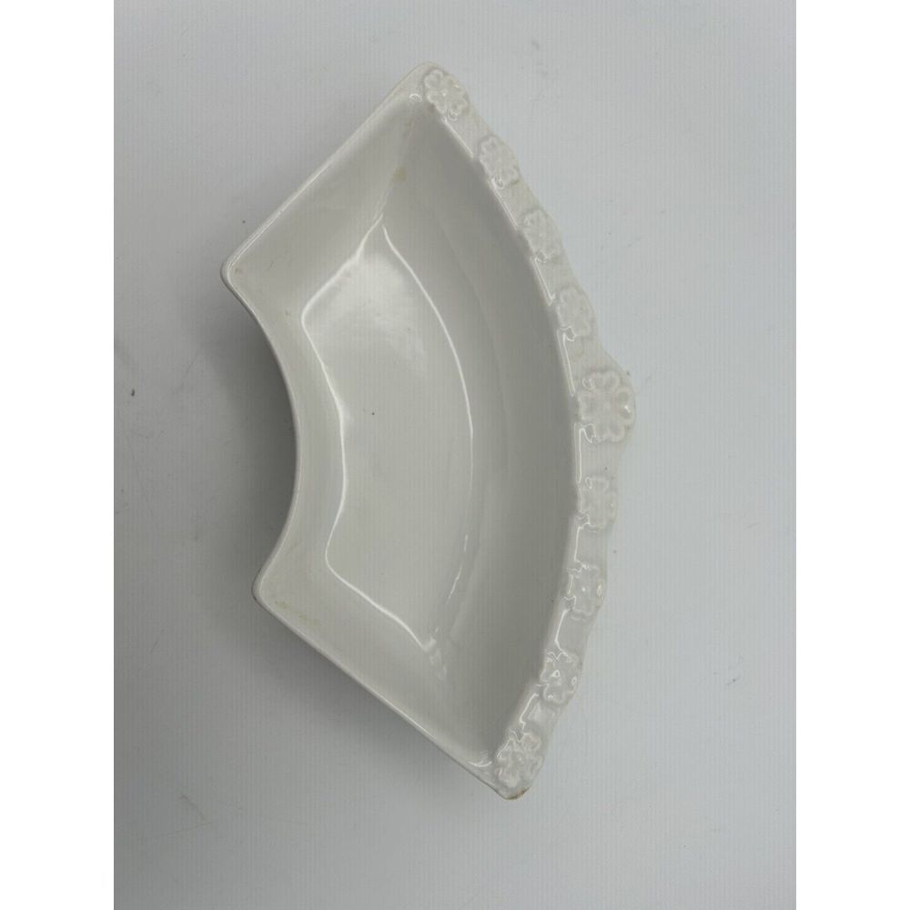 One Vtg. California Pottery Replacement Relish Piece L55 White